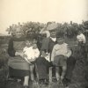 Nonni e nipoti in campagna