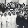 Foto di gruppo con bambini di Prima Comunione