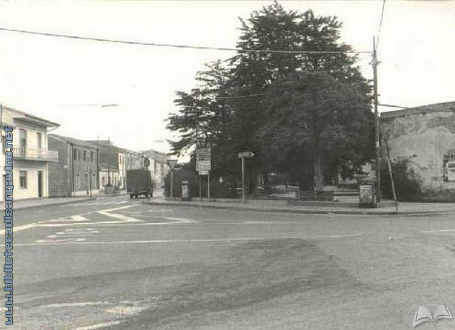 Giardinetti davanti p.zza S.Teresina