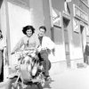 Coppia di giovani su lambretta