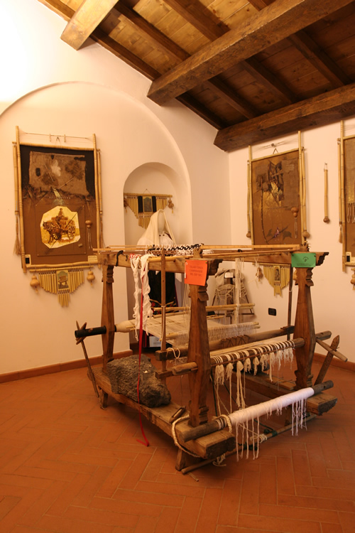 Telaio tipico campidanese del XIX° secolo